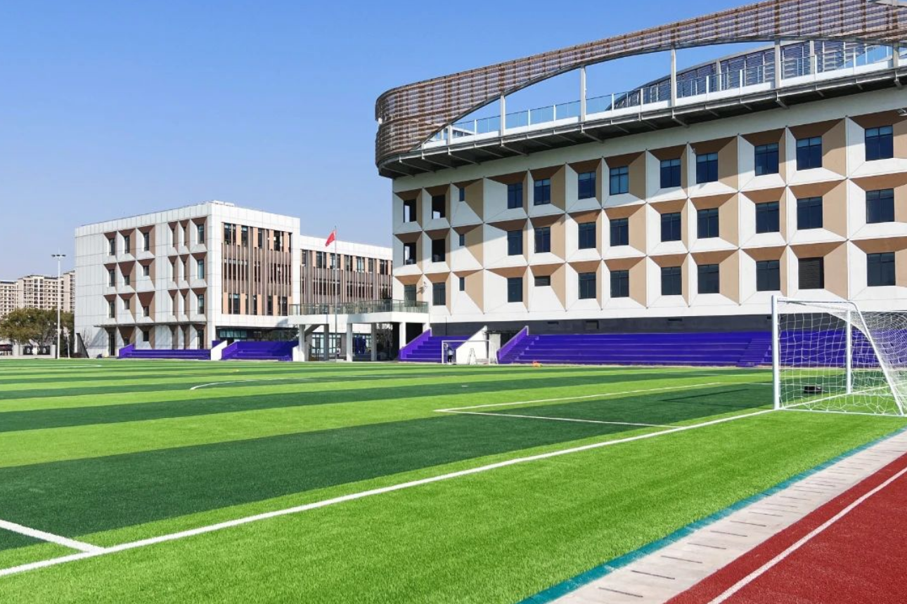 苏州美高学校大操场.jpg