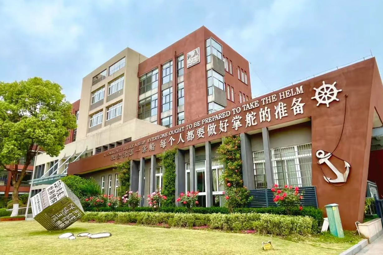 句容碧桂园学校标志建筑物.jpg