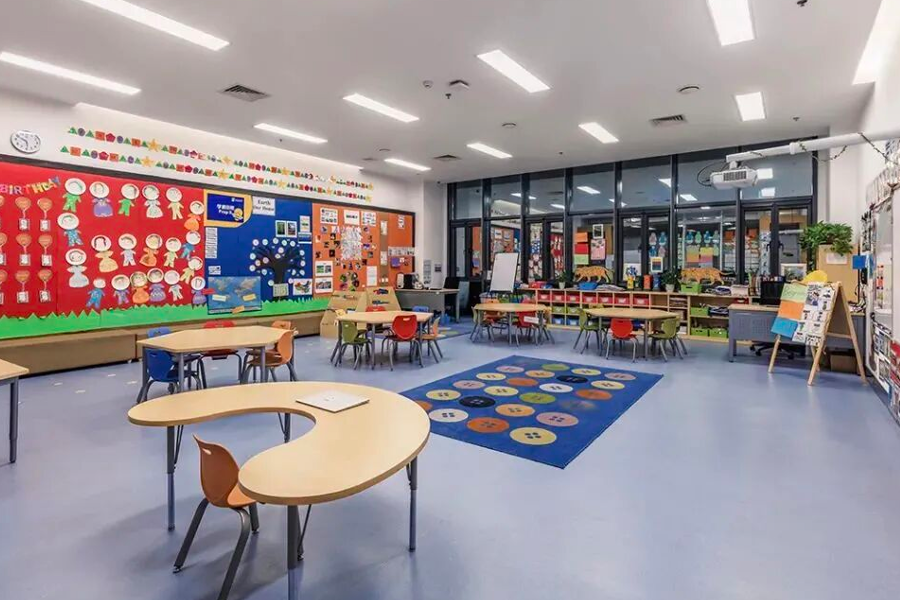 南京赫贤学校教室.jpg