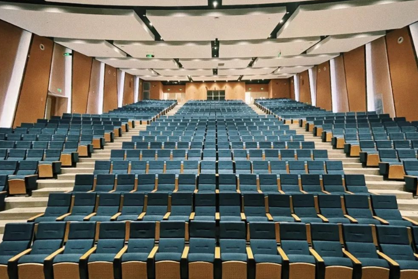 南京赫贤学校剧院.jpg