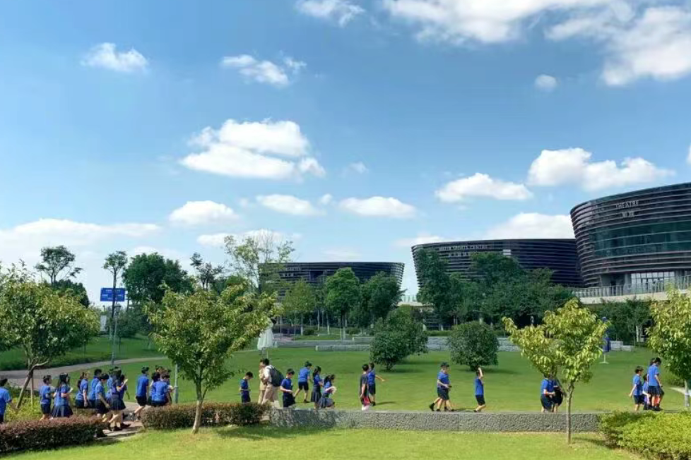 常州威雅学校绿树成荫.jpg
