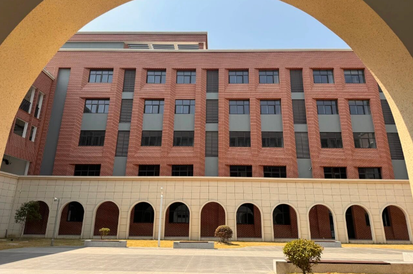苏州中加枫华学校新建教学楼.jpg